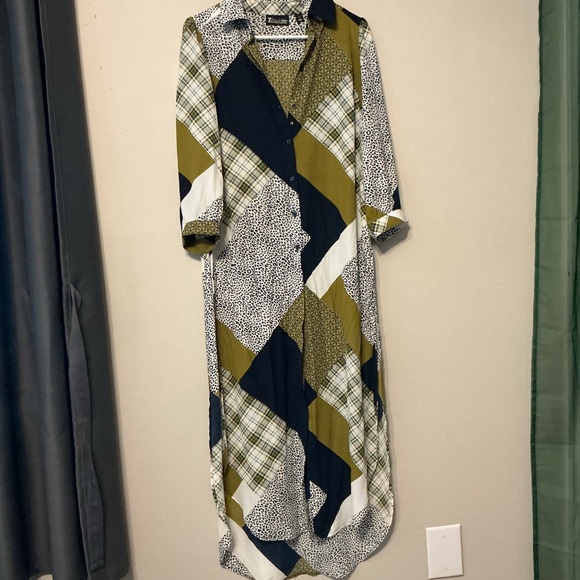 New York & Company Patterned Long Blouse - Picture 7 of 9